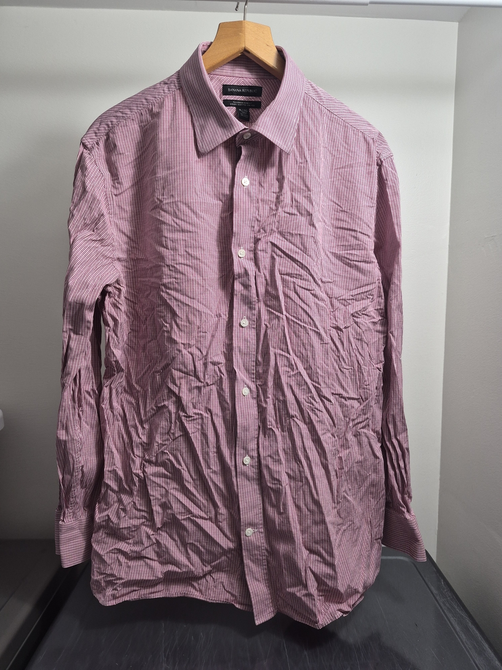 Banana Republic Men’s Pink Fine-Striped Button-Down Shirt